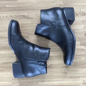 Naturalizer Dawson Black leather ankle boots